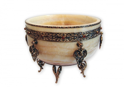 s-309.   <br>          Bowl. <br>Bronze. Natural Onyx and Carnelian.. Height 19 cm. Diameter 25 cm